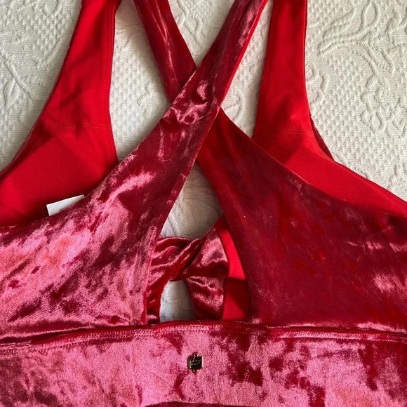 Fabletics Oasis Crushed Velour bra Size small - Picture 5 of 10